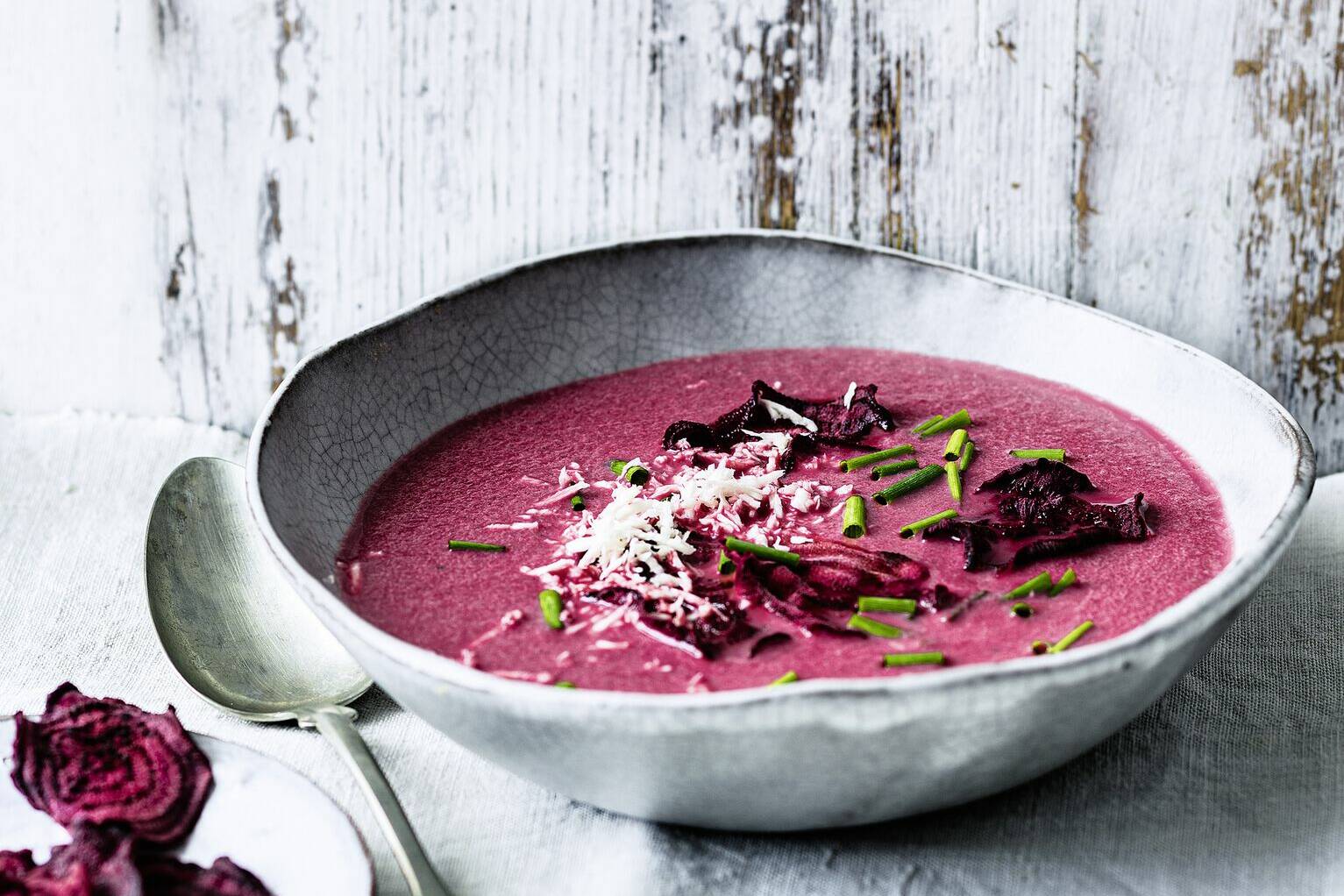 Rote-Bete-Suppe Mit Homemade Chips Rezept | Küchengötter