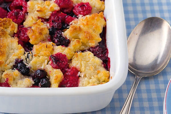 Beeren-Kokos-Cobbler Rezept | Küchengötter