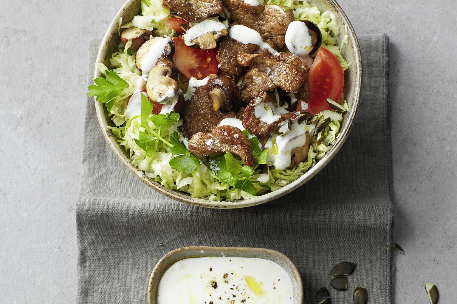 Krautsalat-Bowl mit Gyros Rezept | Küchengötter