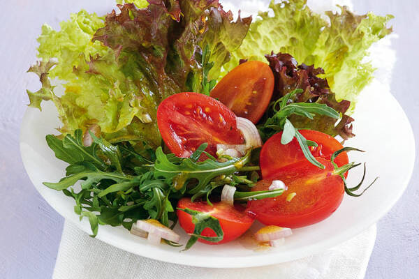 Blattsalat mit Tomate Rezept | Küchengötter