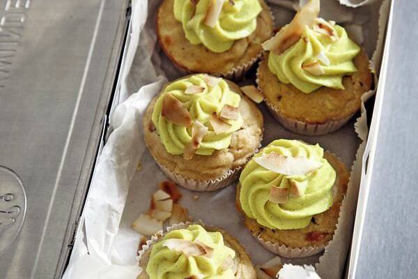 Vegane Apfel Birnen Muffins Mit Kokostopping Rezept Kuchengotter