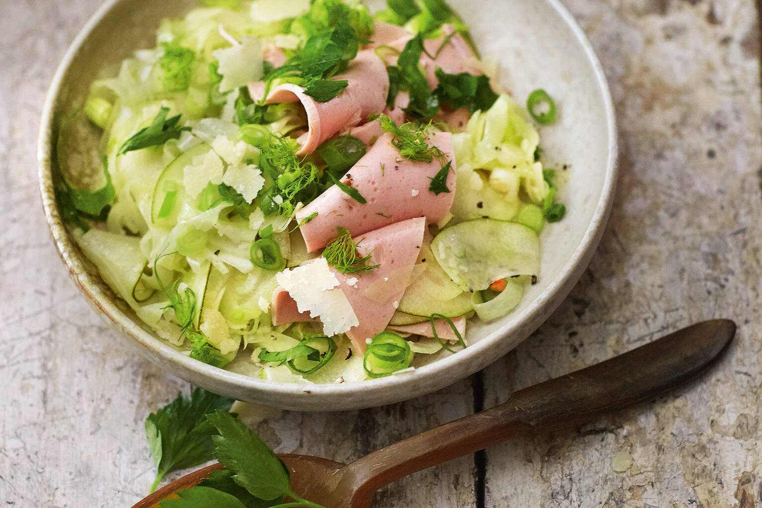 Feiner Wurstsalat in leichter Apfelessig-Vinaigrette Rezept | Küchengötter