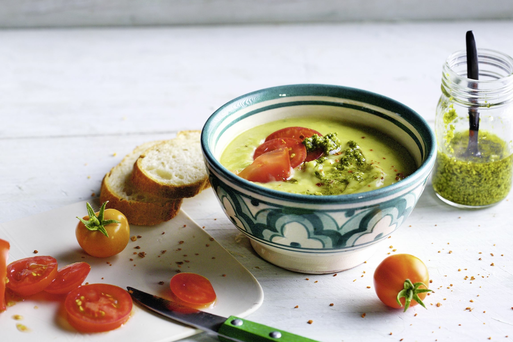 Kalte AvocadoGurkenSuppe Rezept Küchengötter