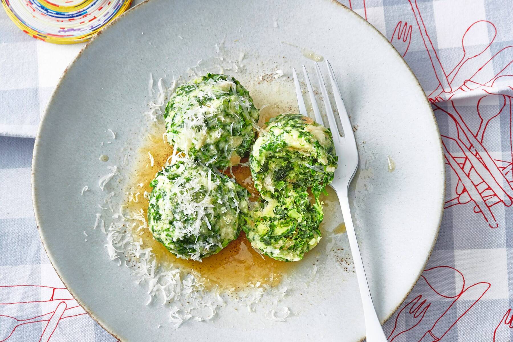 Spinatknödel mit Parmesan Rezept | Küchengötter