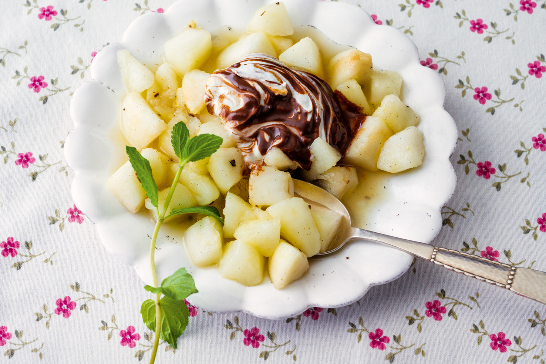 Birnen mit Schokoladenquark-Haube Rezept | Küchengötter