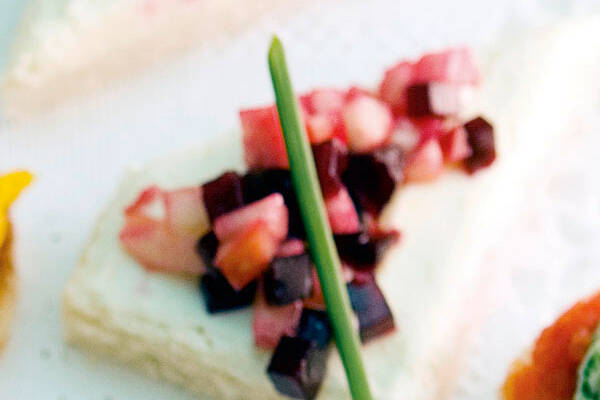 Canapées mit Rote-Bete-Apfel-Tatar Rezept | Küchengötter