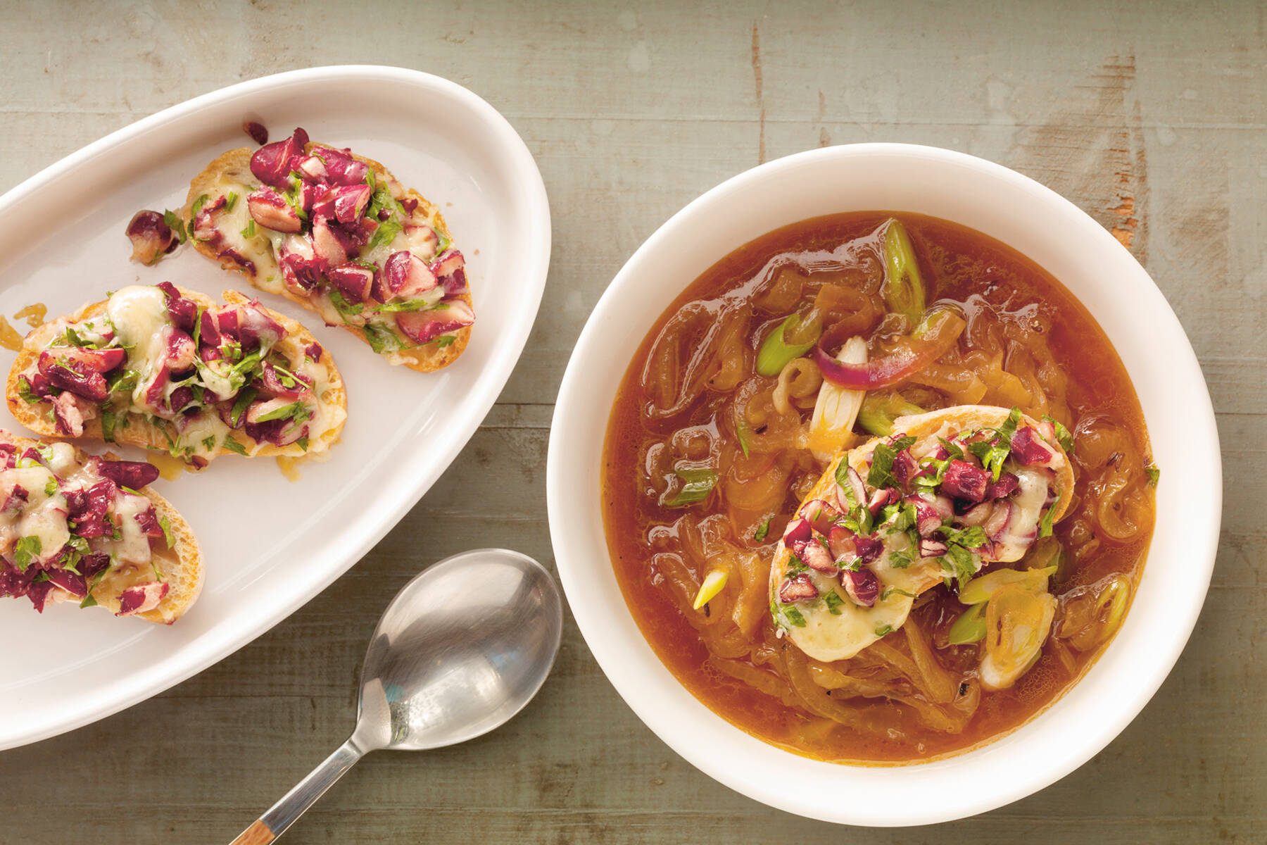 Dreierlei Zwiebel Suppe Mit Crostini Rezept Kuchengotter