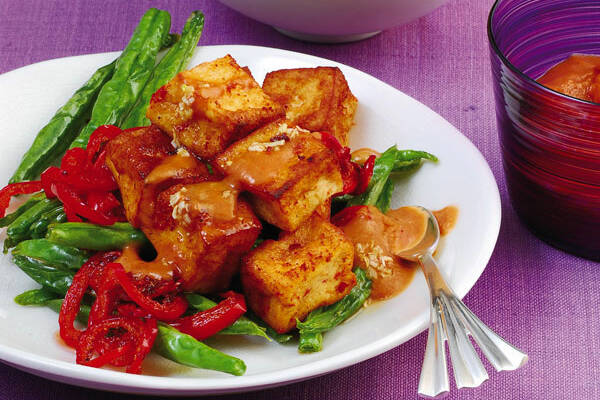 Ausgebackener Tofu mit Bohnen Rezept | Küchengötter