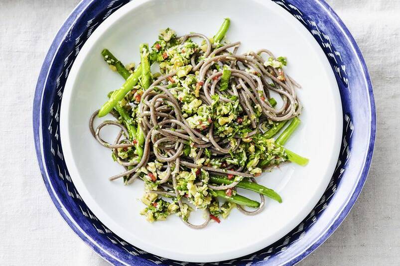 Rucola-Chili-Pesto mit Buchweizenpasta Rezept | Küchengötter