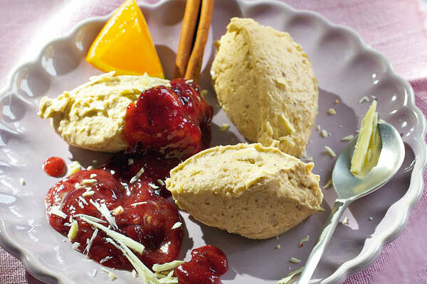 Maronencreme mit Pflaumensauce Rezept | Küchengötter