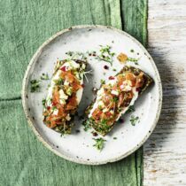 Wildlachstatar auf Haferflockenbrot Wildlachstatar auf Haferflockenbrot