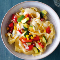 Bandnudeln mit Gemüsesauce Bandnudeln mit Gemüsesauce