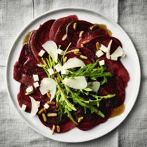 Reh-Carpaccio mit Roter Bete Reh-Carpaccio mit Roter Bete