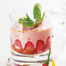 Erdbeerquark mit Minze Erdbeerquark mit Minze