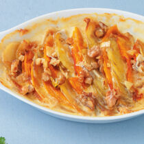 Kartoffel-Kürbis-Gratin mit Walnusskruste Kartoffel-Kürbis-Gratin mit Walnusskruste
