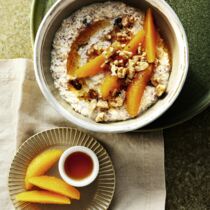 Frischkorn-Orangen-Müsli mit Dickmilch Frischkorn-Orangen-Müsli mit Dickmilch