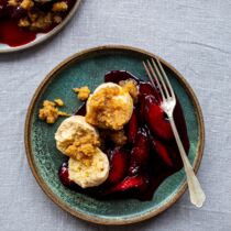 Quarkknoedel mit Zwetschgen und Zimtbrösel Quarkknoedel mit Zwetschgen und Zimtbrösel