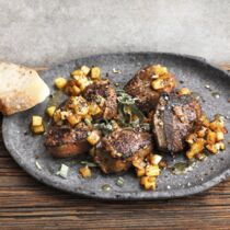 Rehleber mit Apfel Rehleber mit Apfel