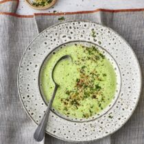 Kohlrabisuppe mit Hanfsamen-Topping Kohlrabisuppe mit Hanfsamen-Topping
