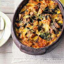 Brotauflauf mit Mangold Brotauflauf mit Mangold