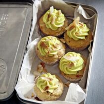 Apfel-Birnen-Muffins mit Kokostopping Apfel-Birnen-Muffins mit Kokostopping