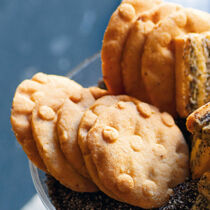 Knusprige Haselnusstaler Knusprige Haselnusstaler