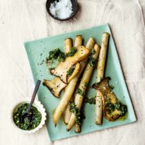 Schwarzwurzeln mit Pilzen Schwarzwurzeln mit Pilzen