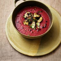 Powersuppe mit Pilzen und Würzöl Powersuppe mit Pilzen und Würzöl