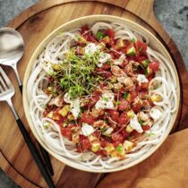 Reisnudeln mit Thunfischsauce Reisnudeln mit Thunfischsauce