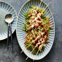 Fisch-Saté mit lauwarmem Glasnudel-Salat Fisch-Saté mit lauwarmem Glasnudel-Salat