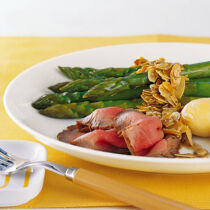 Spargel mit Mandelbutter Spargel mit Mandelbutter