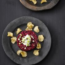 Rote-Bete-Tatar mit Topinambur Rote-Bete-Tatar mit Topinambur