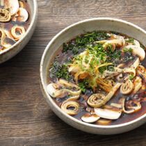 Wildkraftbrühe mit Flädle Wildkraftbrühe mit Flädle