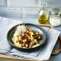 Kartoffel-Pastinaken-Stampf mit Linsensalat Kartoffel-Pastinaken-Stampf mit Linsensalat