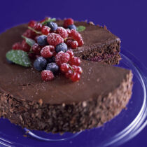 Schokotorte mit Beeren Schokotorte mit Beeren