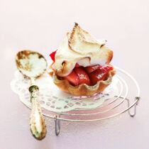 Baiser-Erdbeer-Törtchen Baiser-Erdbeer-Törtchen