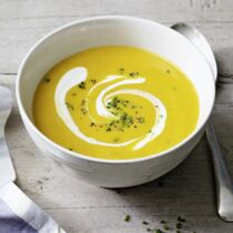 Kürbissuppe mit saurer Sahne Kürbissuppe mit saurer Sahne