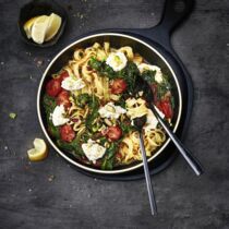 Nudeln mit gepufften Tomaten Nudeln mit gepufften Tomaten