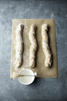 Kleine Vollkornbaguettes Kleine Vollkornbaguettes