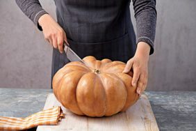 Kürbis richtig vorbereiten Schrit 1 Kürbis richtig vorbereiten Schrit 1