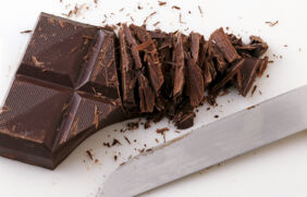 Kuvertüre richtig temperieren Kuvertüre zerkleinern Kuvertüre richtig temperieren Kuvertüre zerkleinern