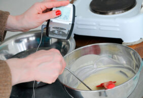 Weisse Schokolade temperieren Kuchen Unterseite Rezepte Kuvertüre-5