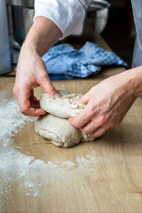 Sauerteig falten (Bookfold) Sauerteig falten (Bookfold)