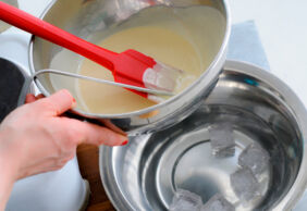 Weisse Schokolade temperieren Kuchen Unterseite Rezepte Kuvertüre-4