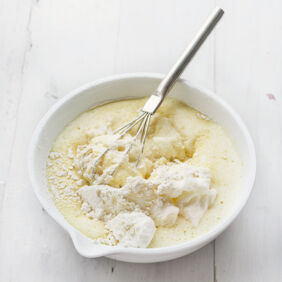 Erdbeer-Holunder-Biskuitrolle Erdbeer-Holunder-Biskuitrolle