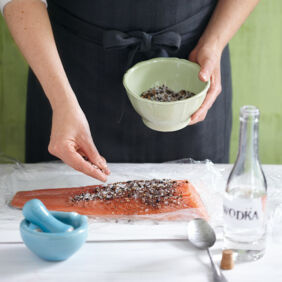 Gebeizte Kräuterforelle Gebeizte Kräuterforelle