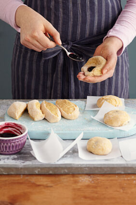 Mini-Germknödel mit Heidelbeeren Mini-Germknödel mit Heidelbeeren