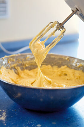 Backen, Rührteig: Quirl aus Kuchenteig ziehen, Schüssel, Step 3 Kuchen Unterseite Rezepte Rührteig