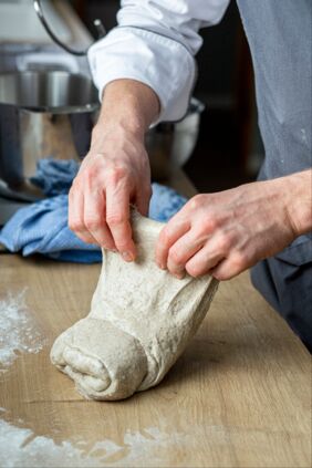 Sauerteig falten (Bookfold) Sauerteig falten (Bookfold)