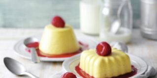 Pannacottamit Himbeercoulis Pannacottamit Himbeercoulis